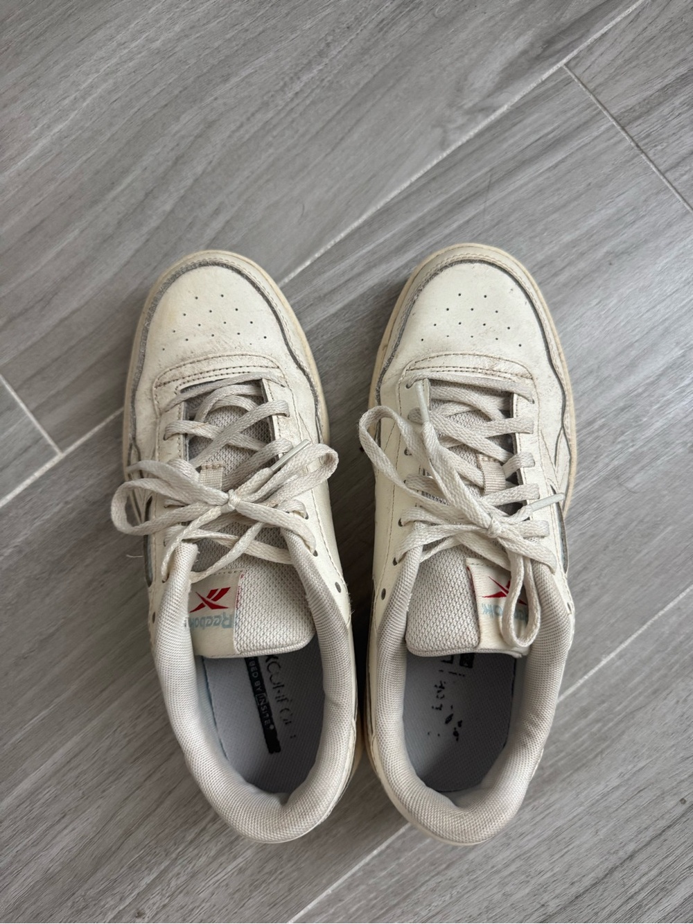 Reebok Low-Top Sneakers in Off-White with Red Logo Detail